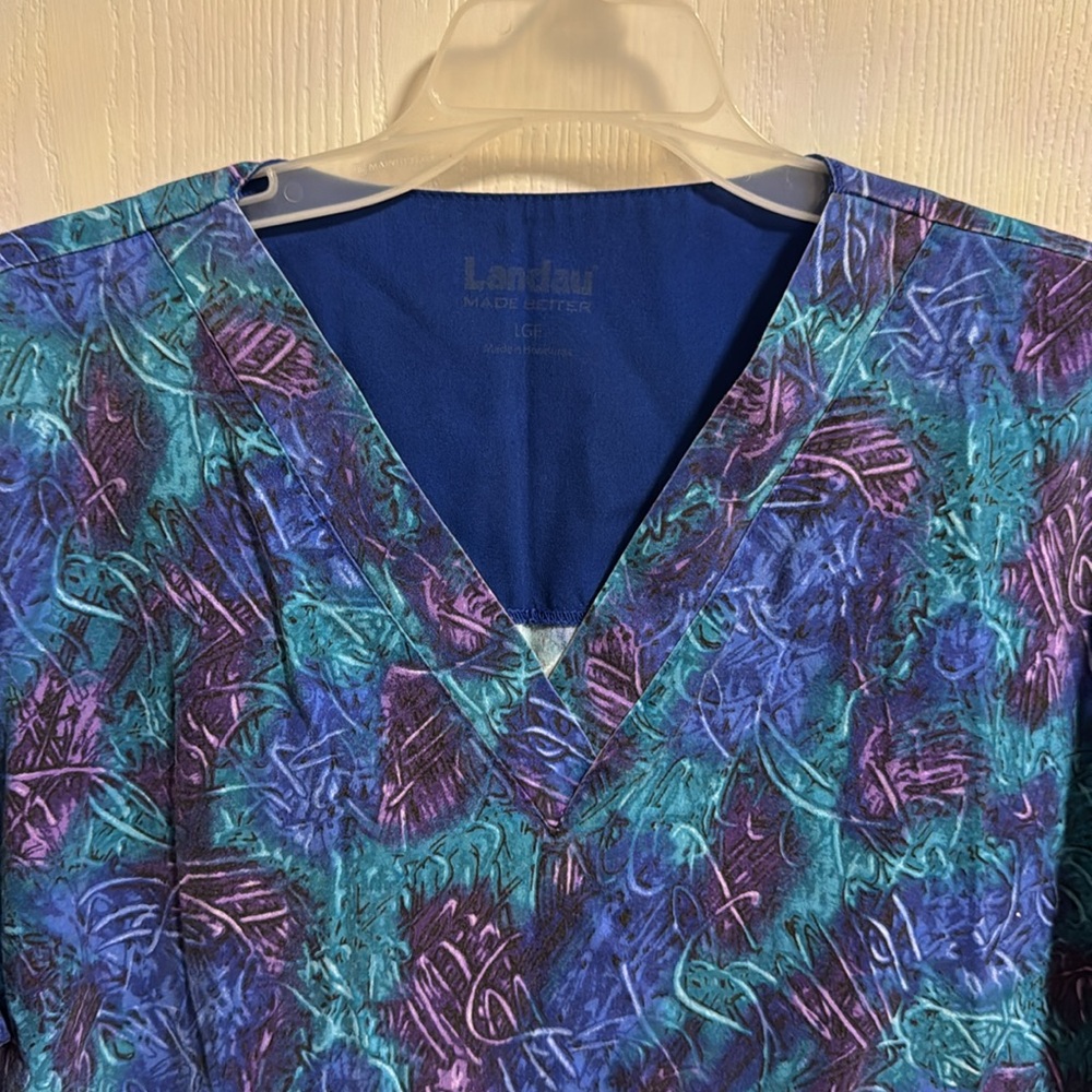 Landau Women’s Scrub Top Large V-Neck Short Sleeve Pockets Cotton Blend Colorful - Picture 2 of 13